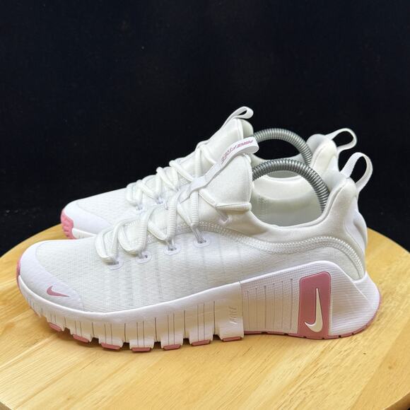 Nike Free Metcon 6 White Pink Sneakers Brand New FJ7126 106 Women’s Size 8.5 - Picture 2 of 10